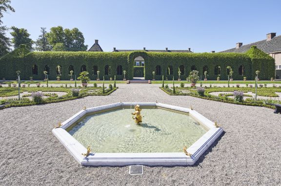 The royal gardens with family | Paleis Het Loo