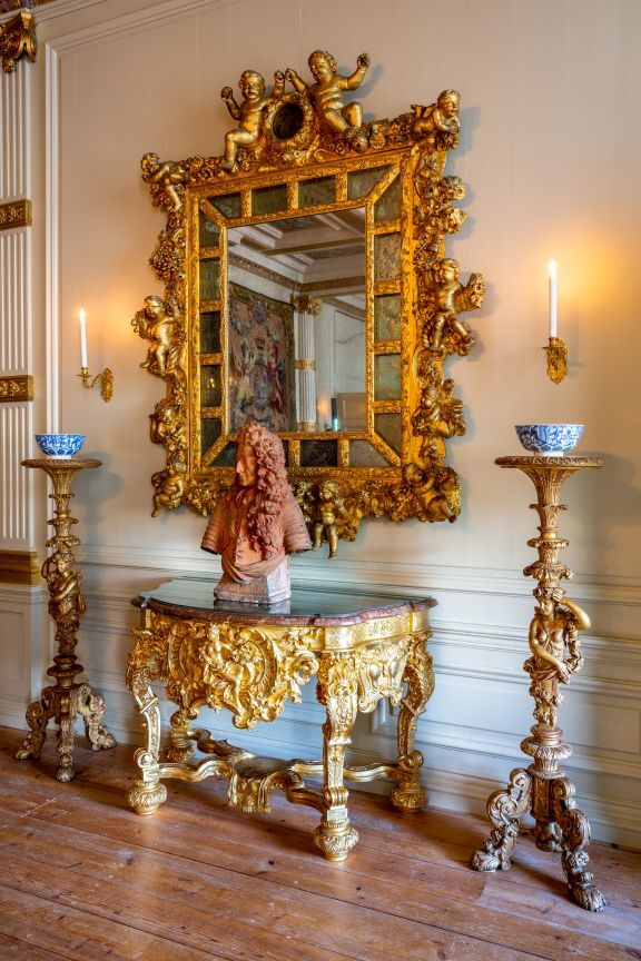 barokke spiegel in de nieuwe eetzaal