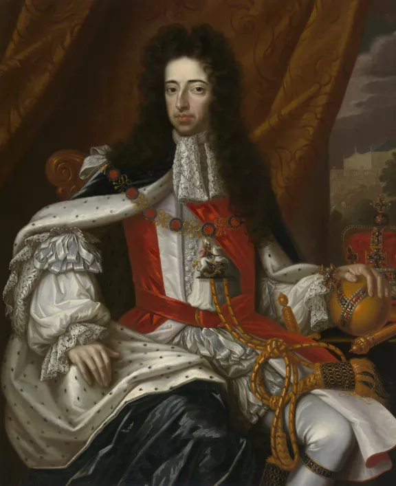 koning-stadhouder willem III poseert voor portret met kroon en regalia