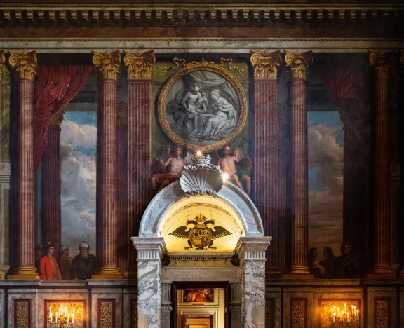 Grote salon Blenheim Palace met muurschildering.