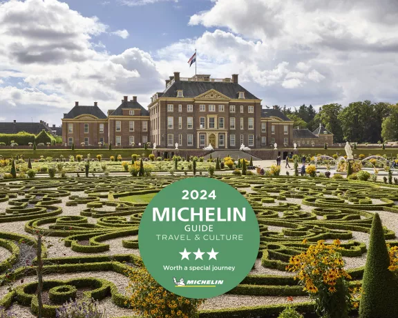 Paleis Het Loo receives 3 Michelin stars in their travel guide, which means: Worth a special trip