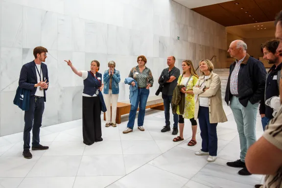 Museumeducatoren met docenten in de Grand Foyer.