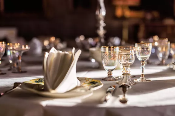 Een gedekte tafel tijdens Winterpaleis Het Loo
