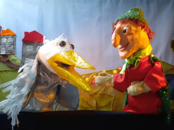 Poppen van Jan Klaassen en een vogel