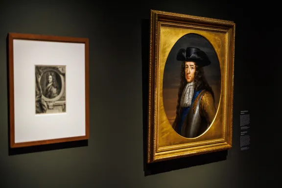 Een portret van koning-stadhouder Willem III en hofarchitect Robert Duval in de tentoonstelling De grote trap