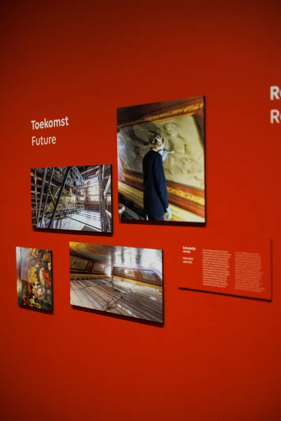Foto's van recente restauraties van de grote trap