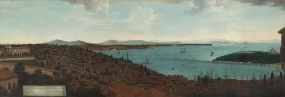Gezicht op Constantinopel met de drukbevaren Bosporus. Op de groene heuvel rechts is het paleis van de sultan te zien, het Serail of Topkapı-paleis (nr. 11 op het schilderij).