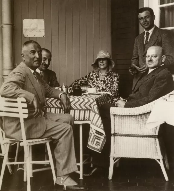 Herbert M. Gutmann with his wife Daisy von Frankenberg und Ludwigsdorf and their children Marion, Fred and Luca.