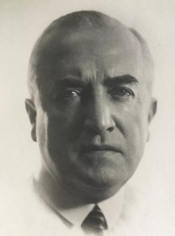 Portrait photo Herbert M. Gutmann, 1932, photographed by Gregor Harlip.