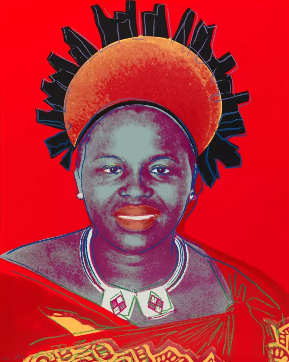 Andy Warhol zijn portret van Koningin Ntombi Twala van Swaziland uit de collectie Reigning Queens met Hanna Klarenbeek van Paleis Het Loo ernaast