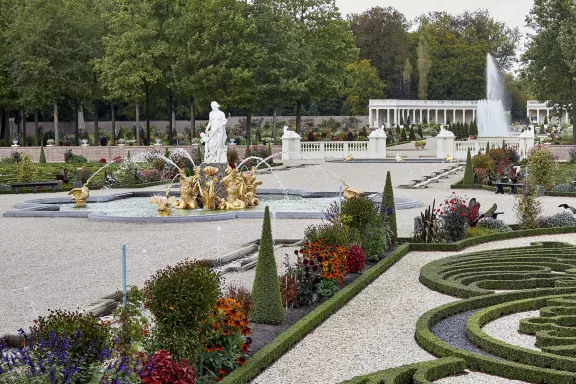 De baroktuin met de Venusfontein, de Koningssprong en de colonnades