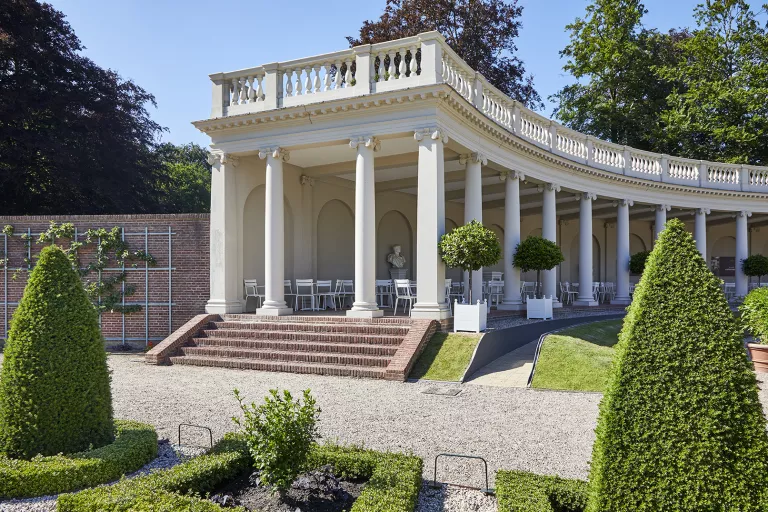 Collonnades achter in de tuin van Paleis Het Loo